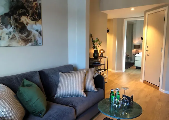 Aksjemollen - By Classic Norway فندق 4*