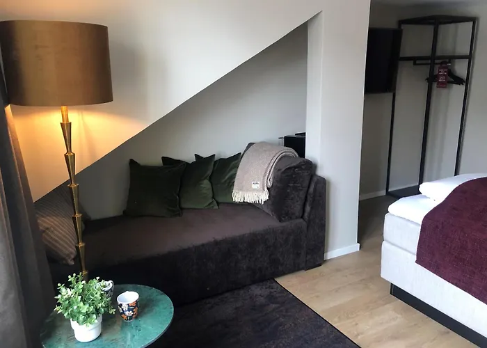 Aksjemollen - By Classic Norway فندق 4*